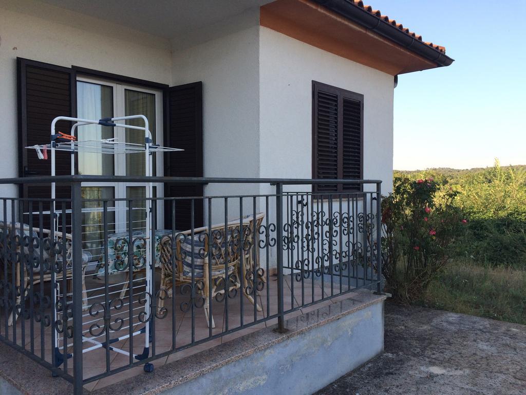 Apartments Bodi Ровин Екстериор снимка