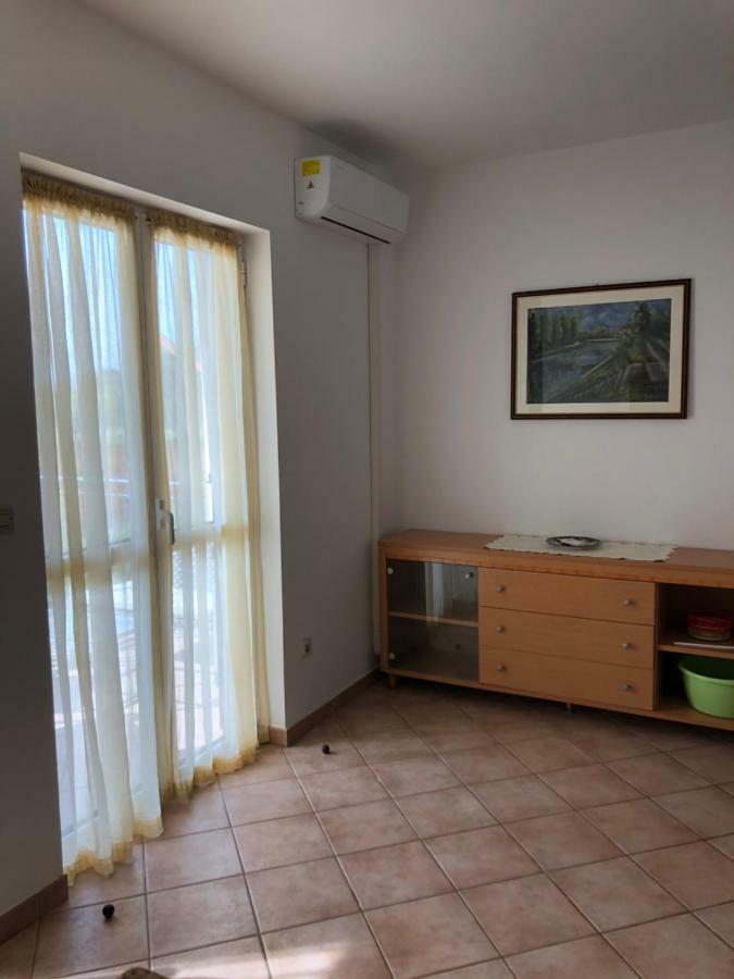 Apartments Bodi Ровин Екстериор снимка
